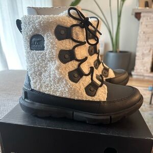 Sorel Explorer II Joan Cozy 100g Boots Snow Black/ Sea Salt Women's Size 7